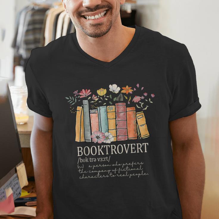Booktrovert Cozy Book Lover Book Nerd Literary Humor Men's V-Neck T-Shirt