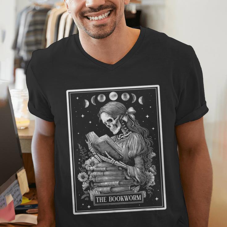The Bookworm Book Reader Reading Tarot Card Witchy Moon Men's V-Neck T-Shirt