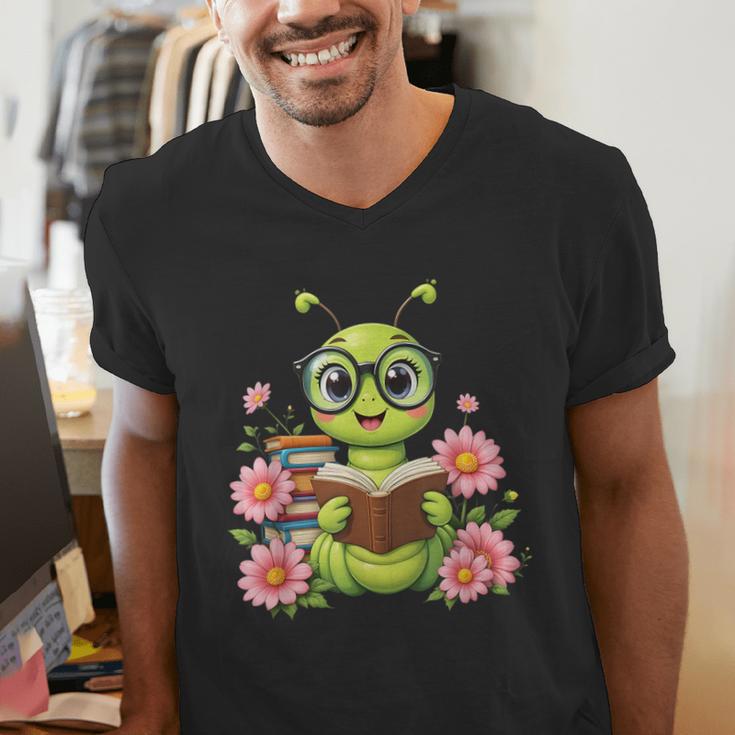 Bookworm Costume Kawaii Reading Worm For World Book Day Men's V-Neck T-Shirt