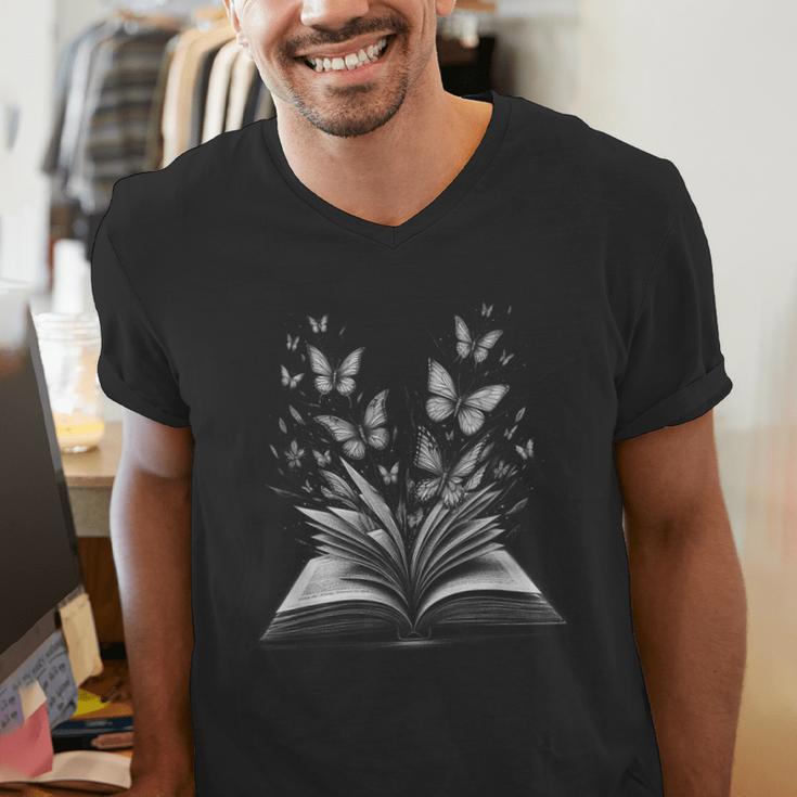 Butterflies And Book Lovers Reading Bookworm Men's V-Neck T-Shirt