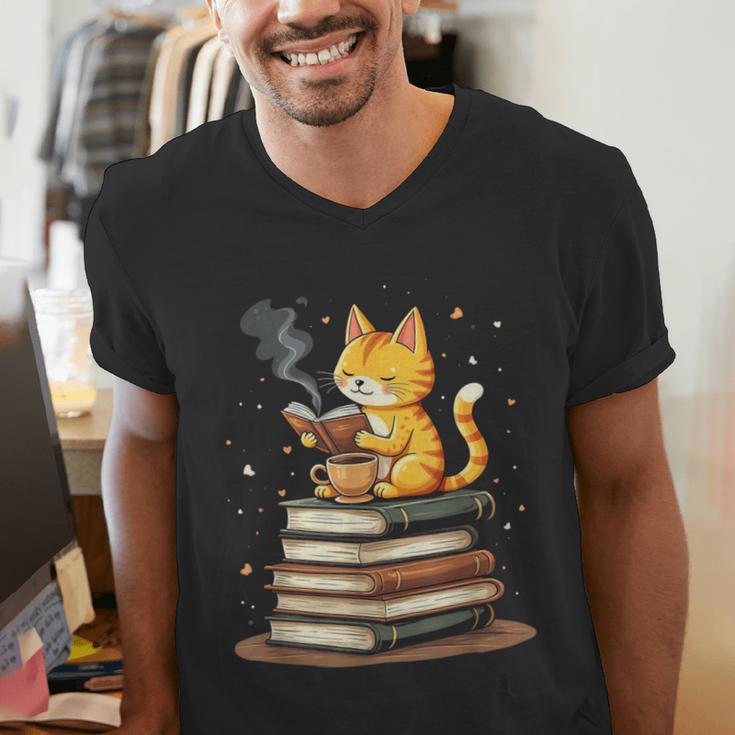 Cat Reading Books Men's V-Neck T-Shirt