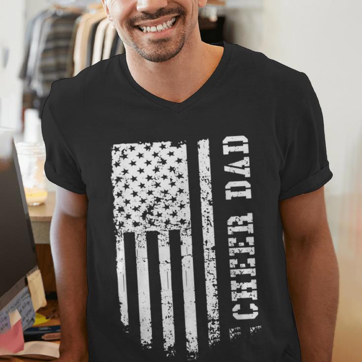 Cheer Dad Cheerleading American Flag Fathers Day Cheerleader Men's V-Neck T-Shirt