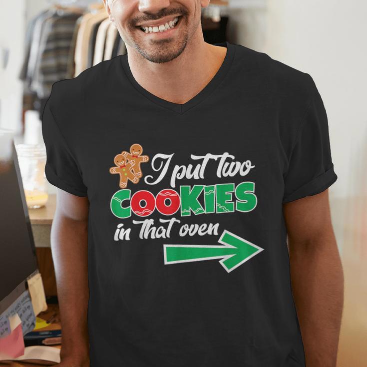 Christmas Twins Expecting Dad T-Shirt Pregnant Wife Tee Men's V-Neck T-Shirt