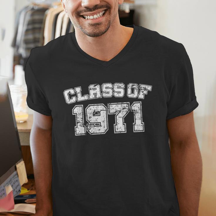 Class Of 1971 71 School Tee Shirt Graduation Class Party Men's V-Neck T-Shirt