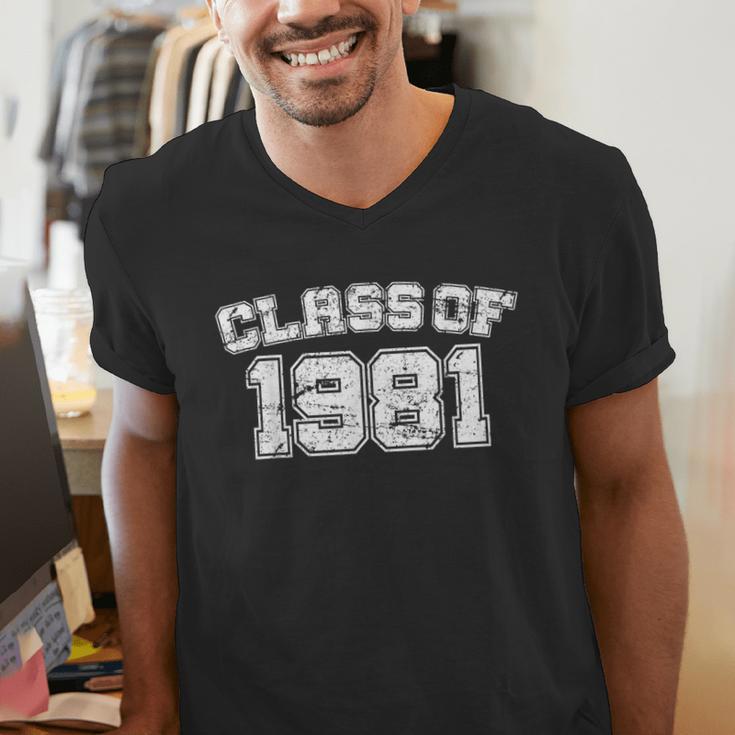 Class Of 1981 School Tee Shirt Graduation Class Party Men's V-Neck T-Shirt