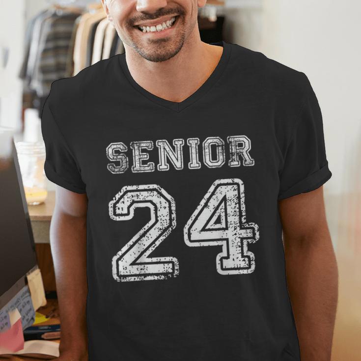 Class Of 2024 Senior Graduation Tee Back To School Vintage Men's V-Neck T-Shirt