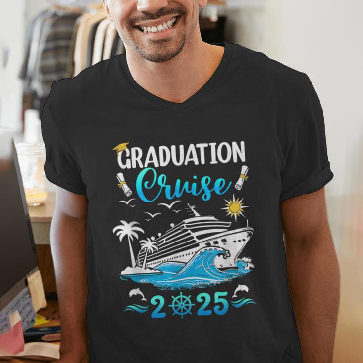 Class Of 2025 Graduation Cruise Senior Graduates Vacation Men's V-Neck T-Shirt