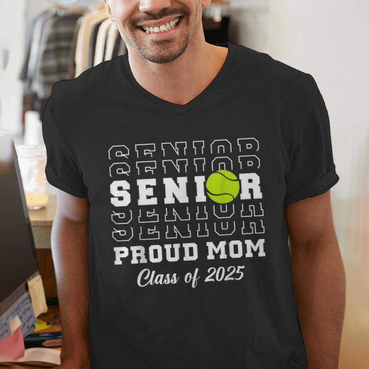 Class Of 2025 Tennis Mom Senior Graduation Graduate Men's V-Neck T-Shirt