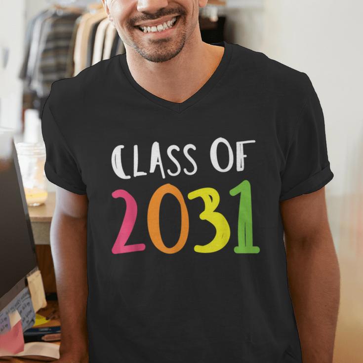 Class Of 2031 Kindergarten Graduation Back To School T-Shirt Men's V-Neck T-Shirt