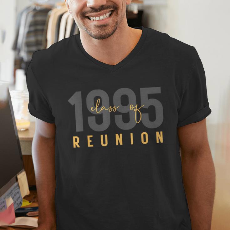Classic Retro Vintage Class Of 1995 Reunion 30th Graduation Men's V-Neck T-Shirt