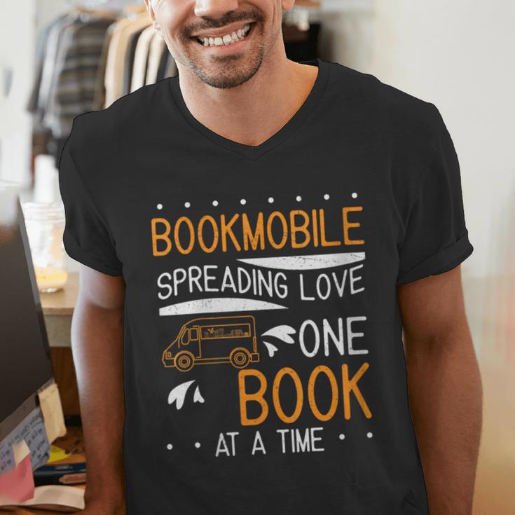 Cool Bookmobile Librarian Spreading Love One Book At A Time Men's V-Neck T-Shirt