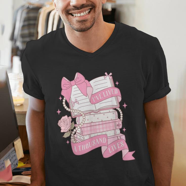 Coquette Reading Book Lover Pink Bow Bookish Mom & Daughter Men's V-Neck T-Shirt Coquette Reading Book Lover Pink Bow Bookish Mom & Daughter Men's V-Neck T-Shirt