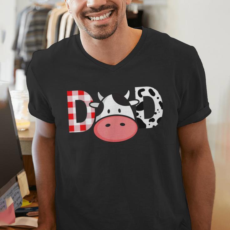Cow Mom Or Dad Birthday Farm Birthday Party Men's V-Neck T-Shirt