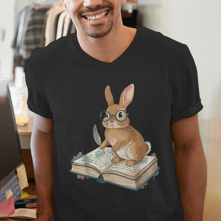 Cute Bunny Reading Book Glasses Bookworm Men's V-Neck T-Shirt