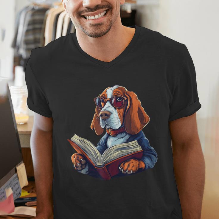 Cute Dog Basset Hound Reading Book Men's V-Neck T-Shirt Cute Dog Basset Hound Reading Book Men's V-Neck T-Shirt