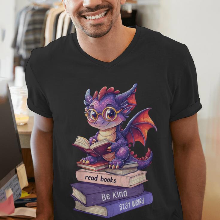 Cute Dragon Read Books Be Kind Stay Weird Book Lover Men's V-Neck T-Shirt