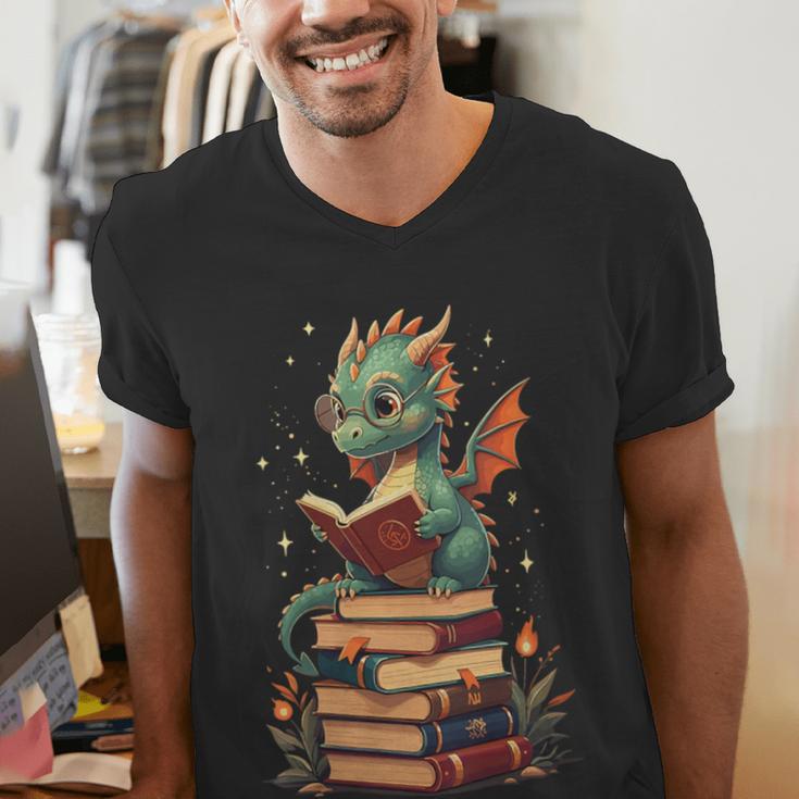 Cute Dragon Reading Book Bookworm Dragons And Books Men's V-Neck T-Shirt