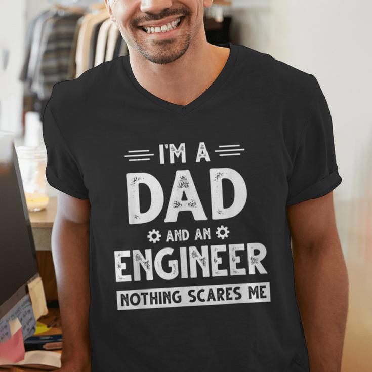 Cute Engineer Dad Men Father's Day Mechanical Engineering Men's V-Neck T-Shirt