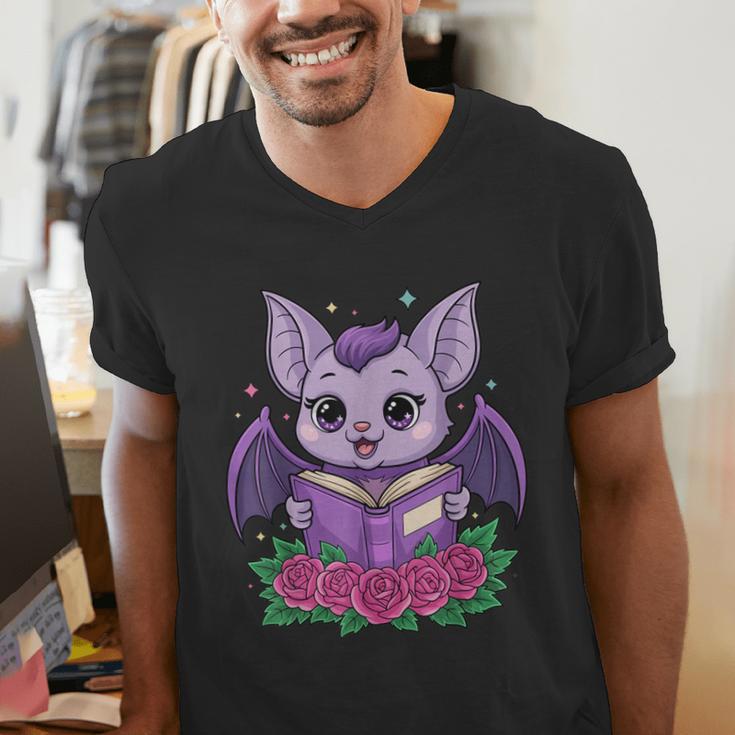 Cute Pastel Goth Bat Reading Book Men's V-Neck T-Shirt