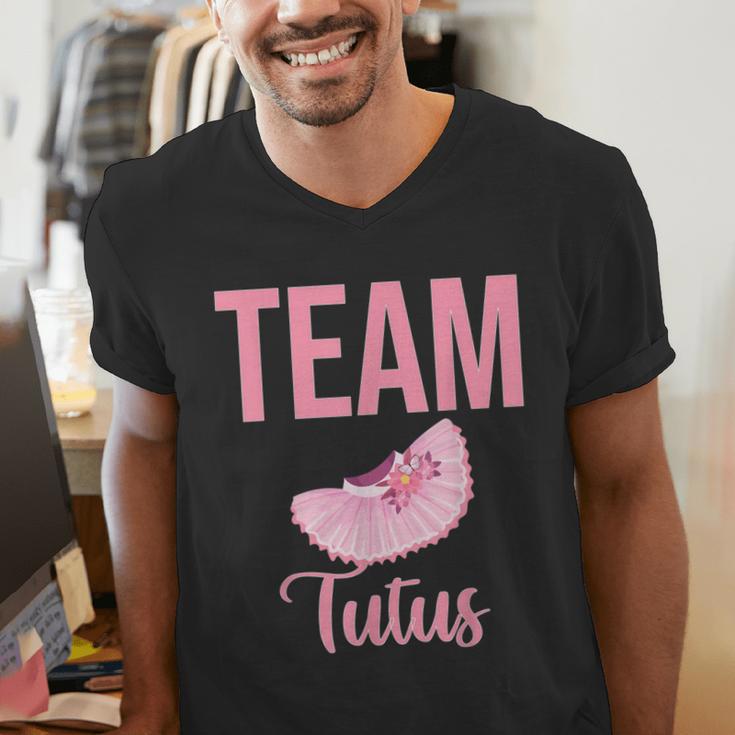 Cute Team Tutus Gender Reveal For Mom And Dad Men's V-Neck T-Shirt