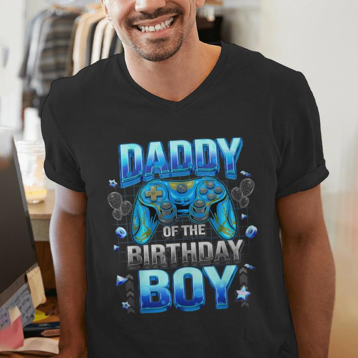 Dad Of The Birthday Boy Cool Gamer Video Game Birthday Men's V-Neck T-Shirt