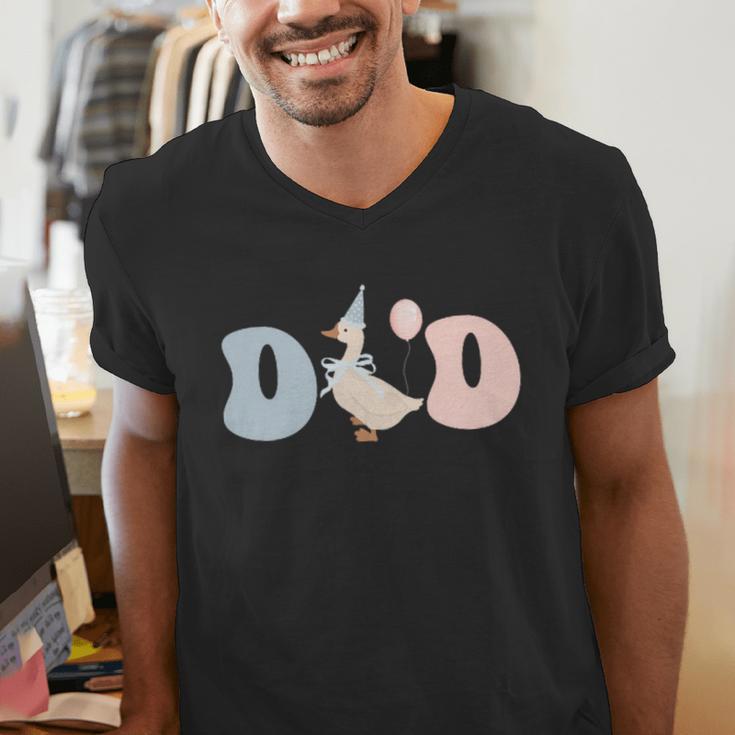 Dad Daddy Of The Birthday Silly Goose Family Men's V-Neck T-Shirt