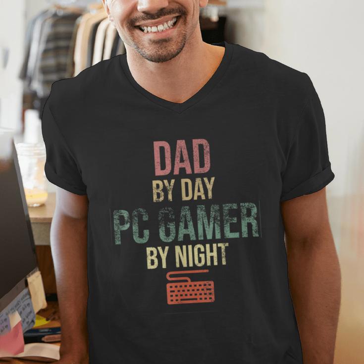 Dad By Day PC Gamer By Night For Gaming Dads Men's V-Neck T-Shirt