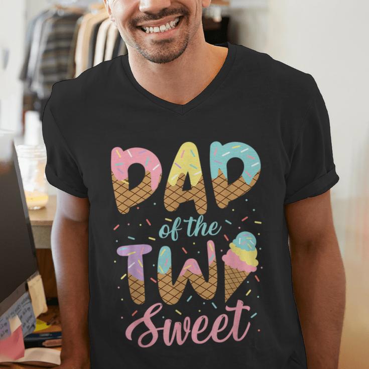 Dad Of The Two Sweet Birthday Girl Ice Cream Lovers 2nd Men's V-Neck T-Shirt