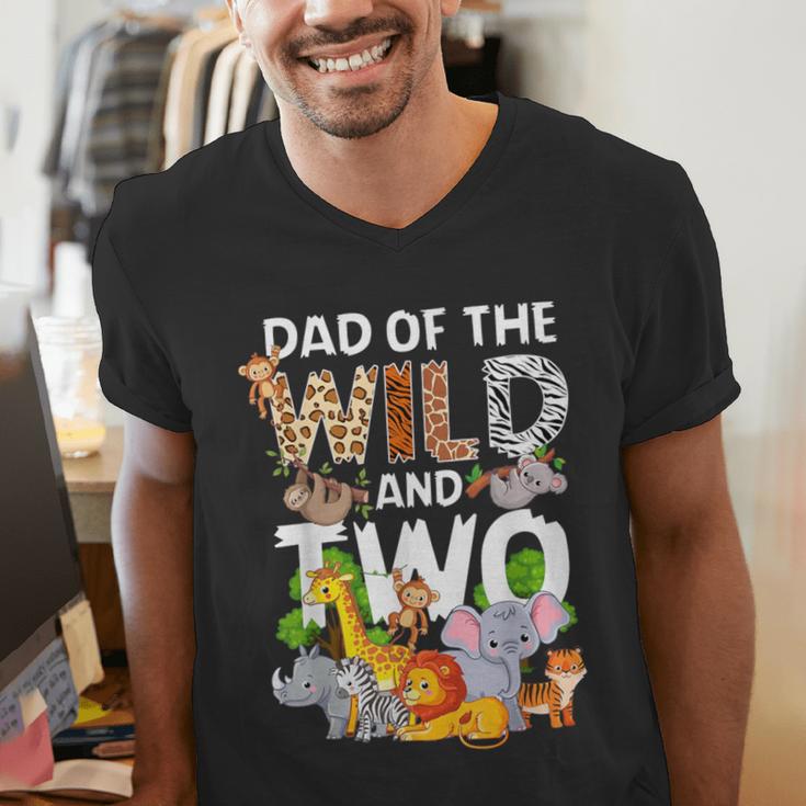 Dad Of The Wild Two Zoo 2nd Birthday Safari Jungle Animal Men's V-Neck T-Shirt