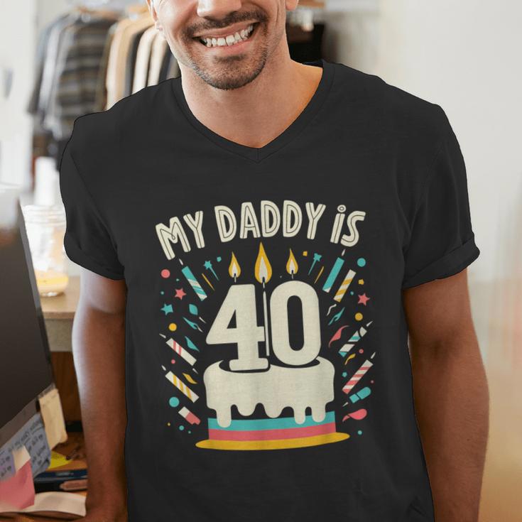 My Daddy Is 40 Years Old Father 40th Birthday Dad Men's V-Neck T-Shirt