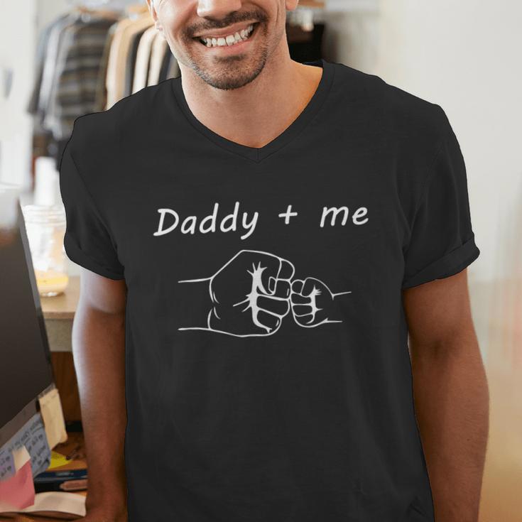 Daddy And Me Best Dad Ever Fist Bump Father's Day Men's V-Neck T-Shirt