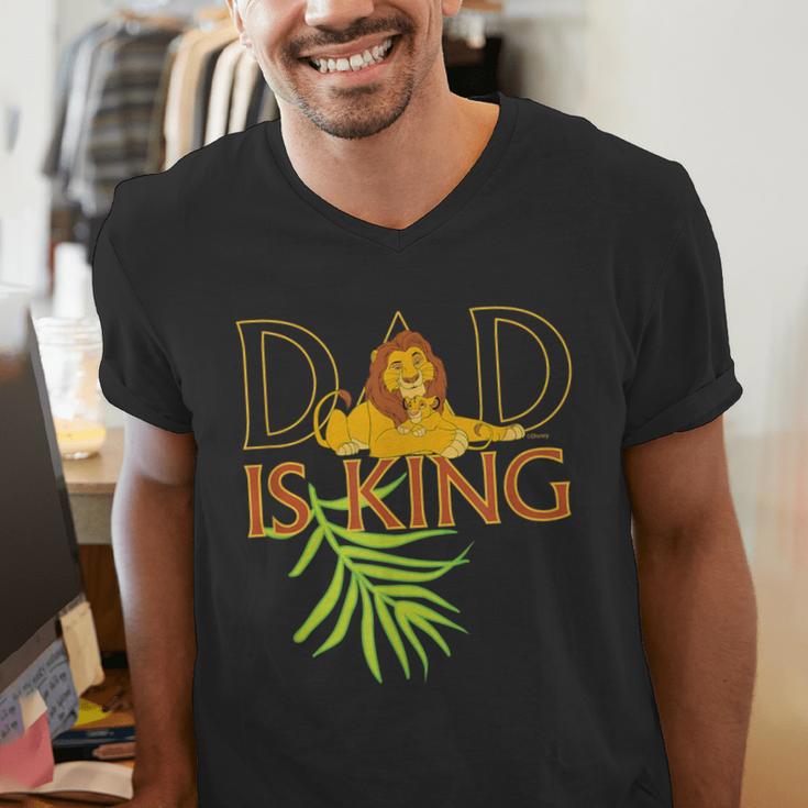 Disney The Lion King Dad Is King Mufasa & Simba Father's Day Men's V-Neck T-Shirt