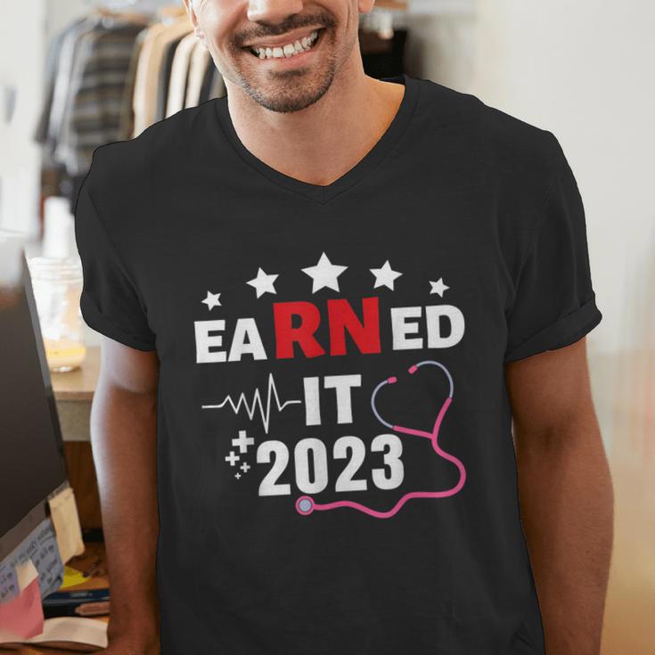 Earned It 2023 For Nurse Graduation Or RN LPN Class Of 2023 Men's V-Neck T-Shirt