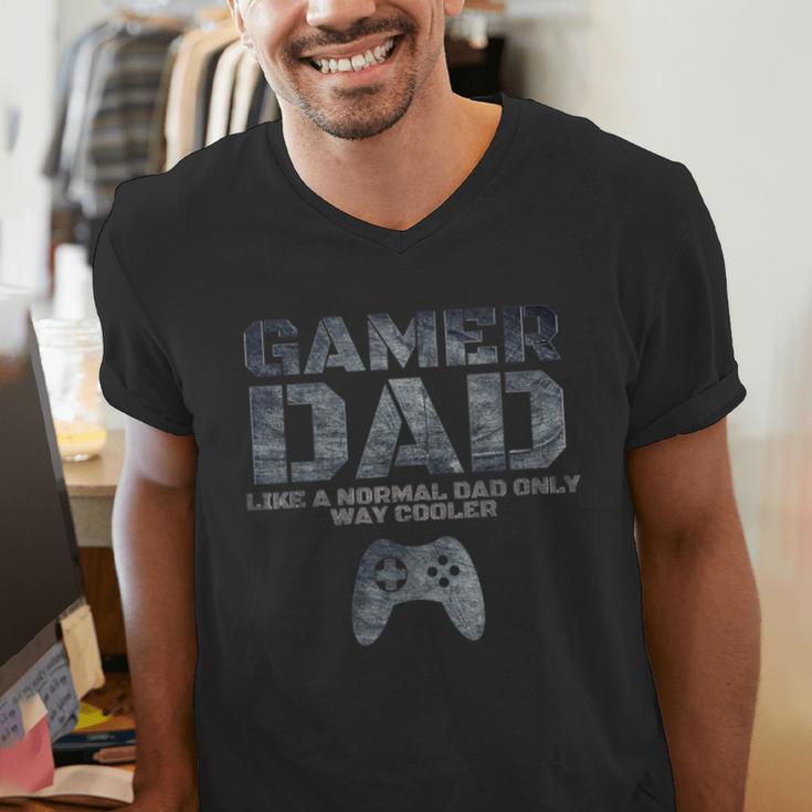 Father Dad Daddy Husband Tshirt Gamer Dad Men's V-Neck T-Shirt