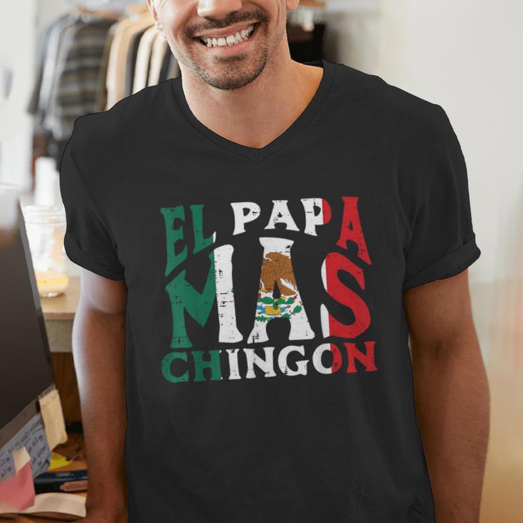 Fathers Day El Papa Mas Chingon Mexican Dad Spanish Men's V-Neck T-Shirt Fathers Day El Papa Mas Chingon Mexican Dad Spanish Men's V-Neck T-Shirt