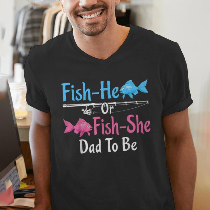 Fish-He Or Fish-She Dad To Be Gender Reveal Baby Shower Men's V-Neck T-Shirt