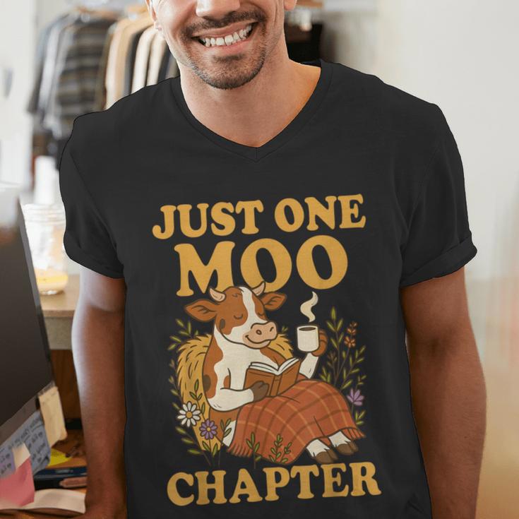 Floral Cow Reading Pun Just One More Chapter Cozy Book Lover Men's V-Neck T-Shirt Floral Cow Reading Pun Just One More Chapter Cozy Book Lover Men's V-Neck T-Shirt