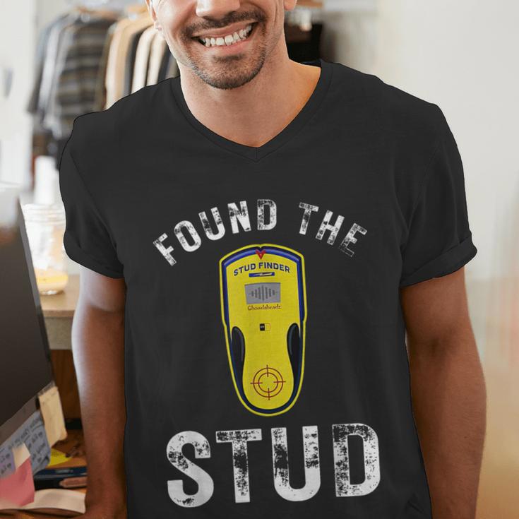 Found The Stud Dad Joke Handy Tools Stud Finder Men's V-Neck T-Shirt Found The Stud Dad Joke Handy Tools Stud Finder Men's V-Neck T-Shirt