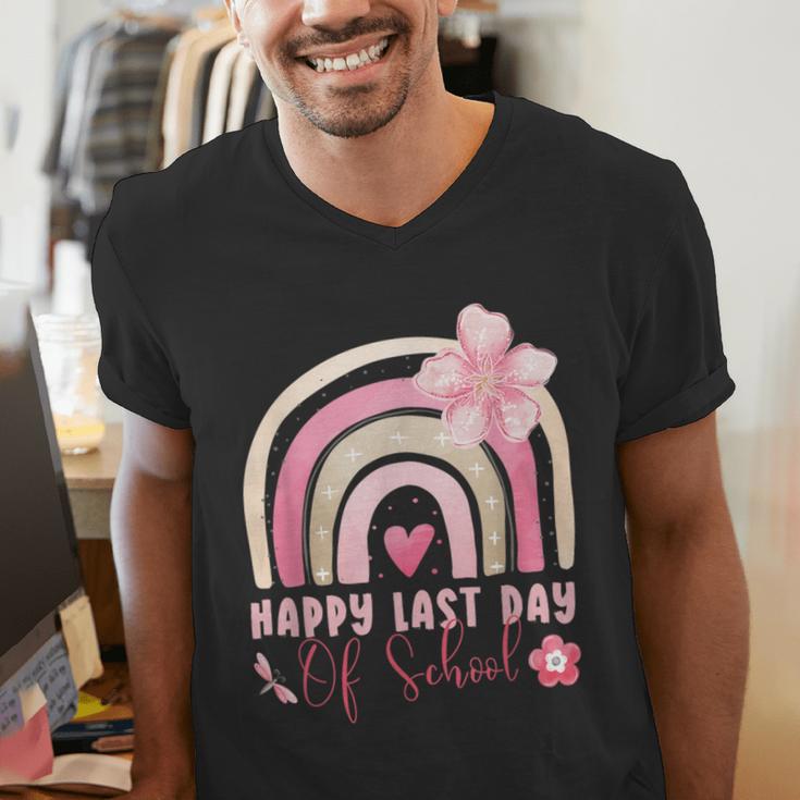 Fun Happy Last Day Of School Girl Student Graduation Rainbow Men's V-Neck T-Shirt