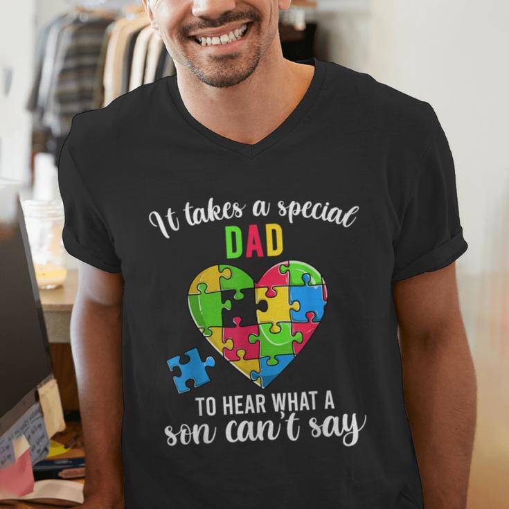 Fun Heart Puzzle Shirts Dad Autism Awareness Family Support Men's V-Neck T-Shirt