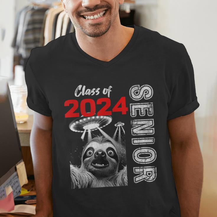 Fun Trendy UFO Sloth Graduation Class Of 2024 Senior Men's V-Neck T-Shirt