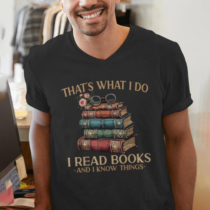 Geek That's What I Do I Read Books Bookworm Book Lover Nerd Men's V-Neck T-Shirt