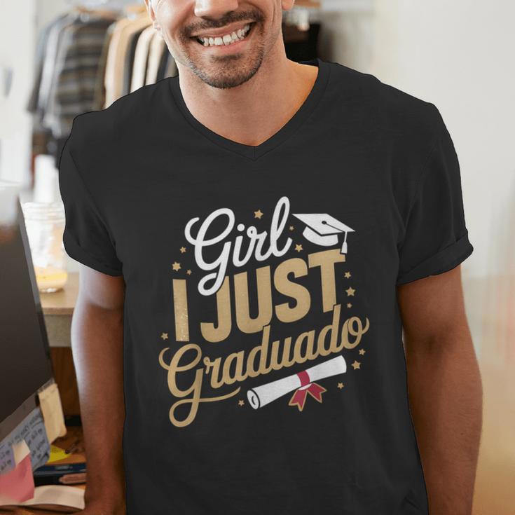 Girl I Just Graduated Spanish Grad Girls Graduation Men's V-Neck T-Shirt