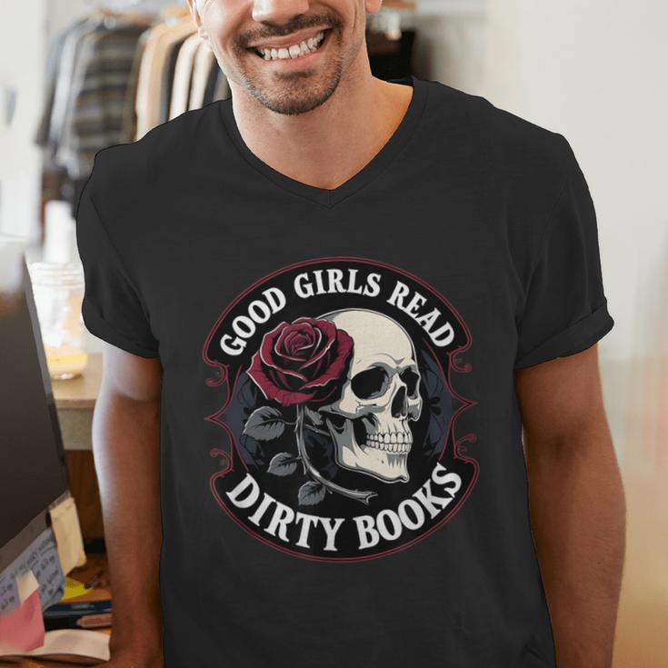 Good Girls Read Dirty Books Smut Reader Dark Romance Skull Men's V-Neck T-Shirt