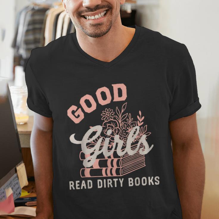 Good Girls Read Dirty Books Smutty Book Merch I Dont Watch Men's V-Neck T-Shirt