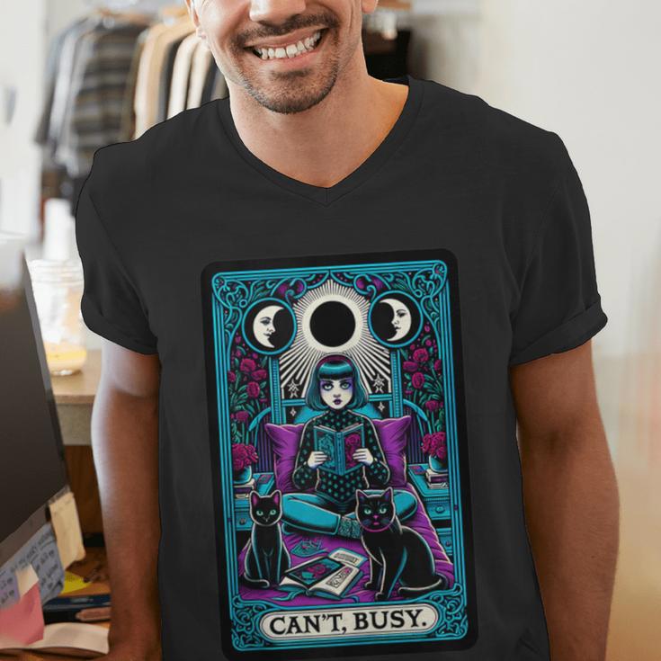 Gothic Girl Tarot Card Introverted Reader And Reading Men's V-Neck T-Shirt