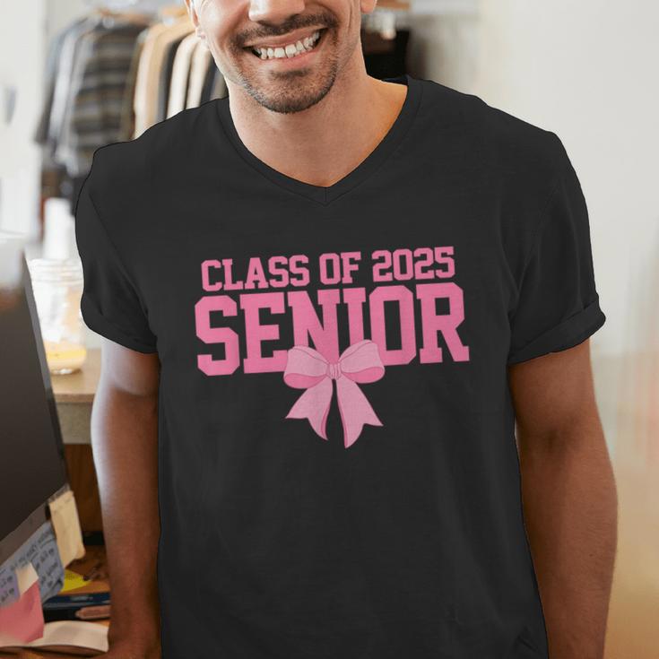Graduate 2025 Class Of 2025 Senior Coquette Bow Graduation Men's V-Neck T-Shirt