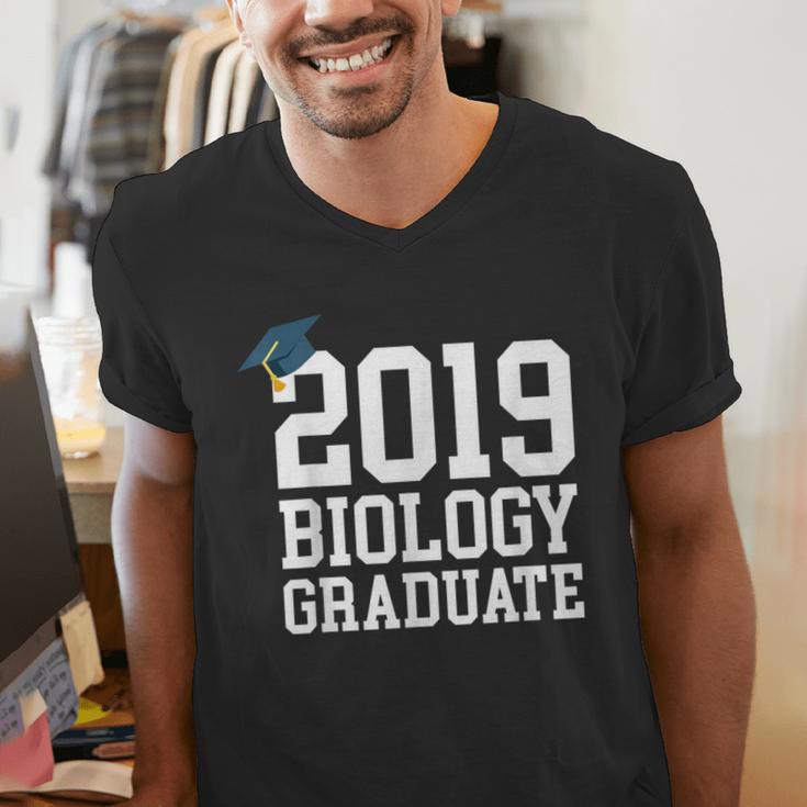 Graduation 2019 Biology Tshirt For Science Graduate Men's V-Neck T-Shirt