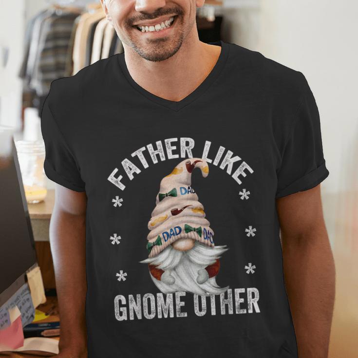 Grandpa Fathers Day Gnome For Men And Best Dad Pun Men's V-Neck T-Shirt