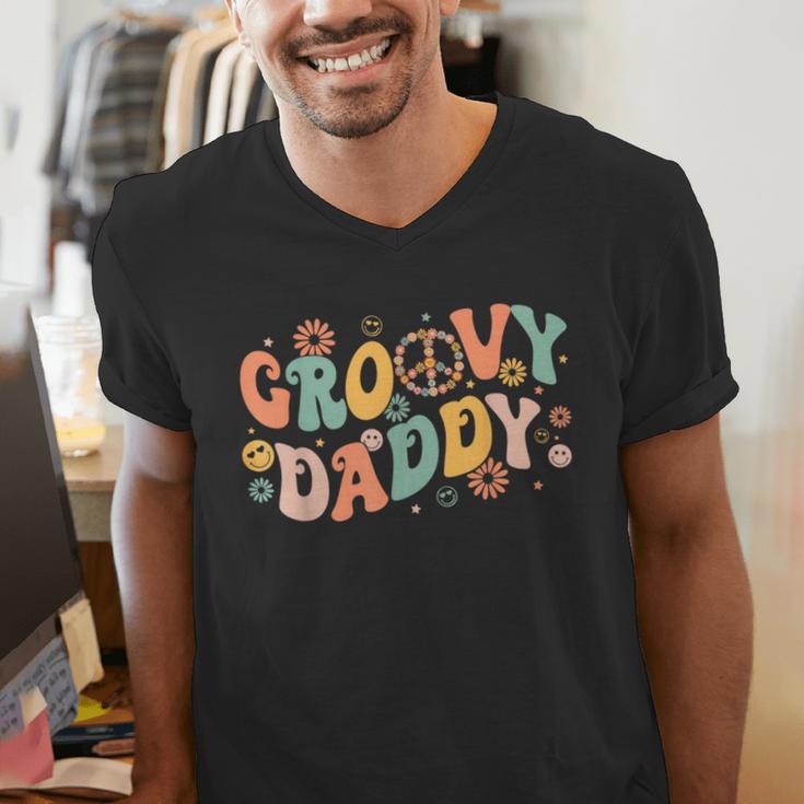 Groovy Daddy Birthday Party Peace Sign Dad 60s 70s Hippie Men's V-Neck T-Shirt